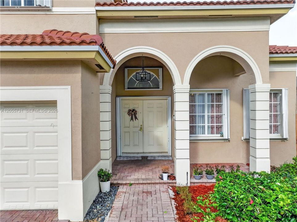 For Sale: $625,000 (4 beds, 3 baths, 2800 Square Feet)