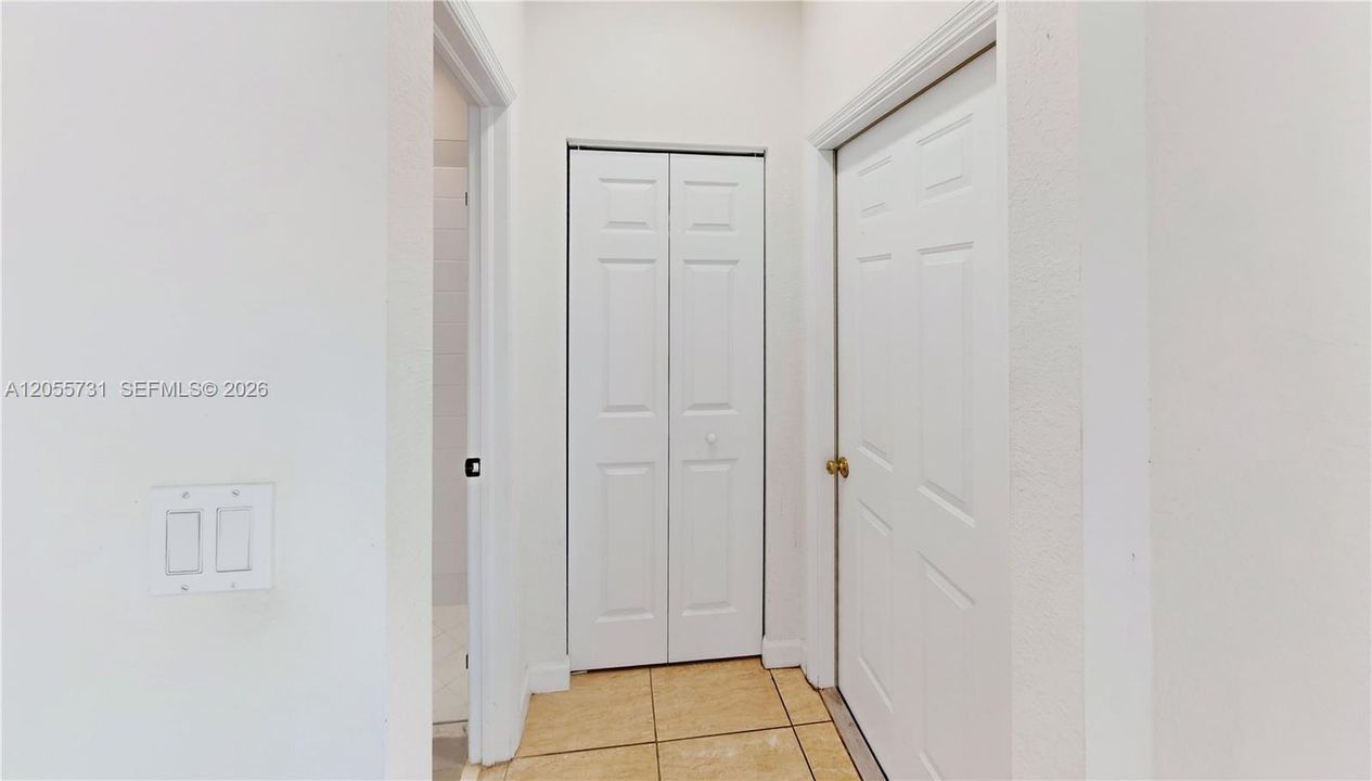 For Sale: $625,000 (4 beds, 3 baths, 2800 Square Feet)