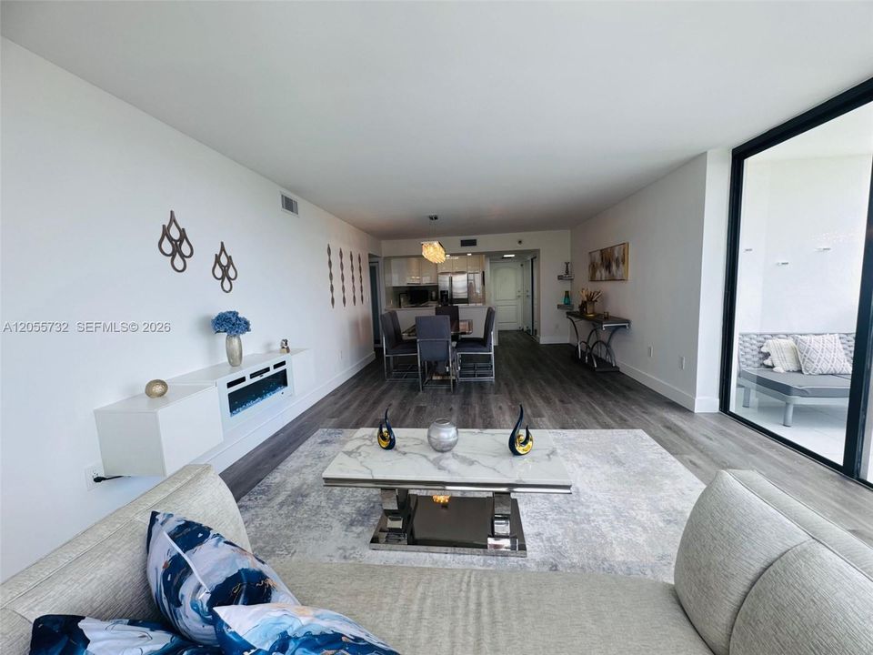 На продажу: $459,000 (2 спален, 2 ванн, 1143 Квадратных фут)