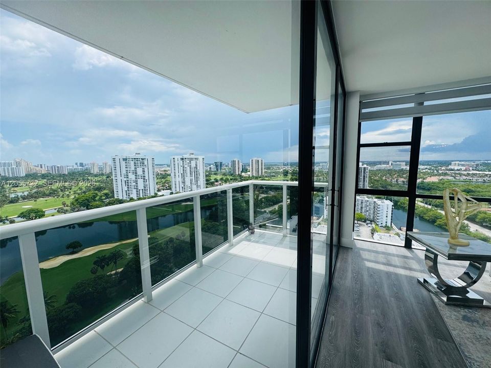 На продажу: $459,000 (2 спален, 2 ванн, 1143 Квадратных фут)