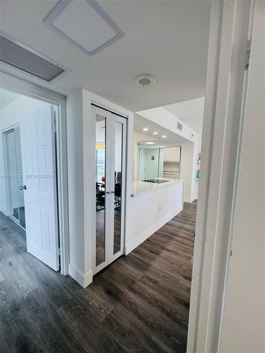 На продажу: $459,000 (2 спален, 2 ванн, 1143 Квадратных фут)