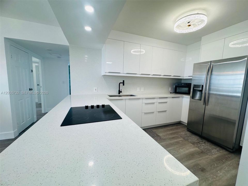 На продажу: $459,000 (2 спален, 2 ванн, 1143 Квадратных фут)