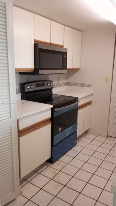 В аренду: $1,750 (1 спален, 1 ванн, 700 Квадратных фут)