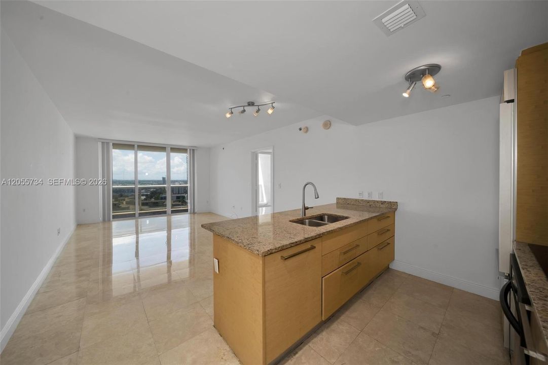В аренду: $3,850 (2 спален, 1 ванн, 1086 Квадратных фут)