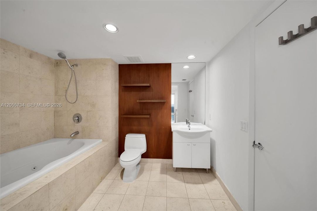 В аренду: $3,850 (2 спален, 1 ванн, 1086 Квадратных фут)