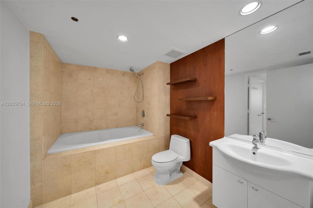 В аренду: $3,850 (2 спален, 1 ванн, 1086 Квадратных фут)