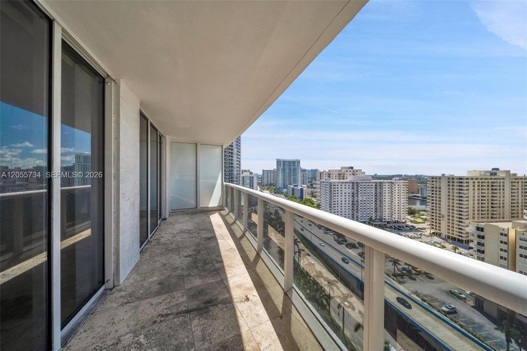 В аренду: $3,850 (2 спален, 1 ванн, 1086 Квадратных фут)