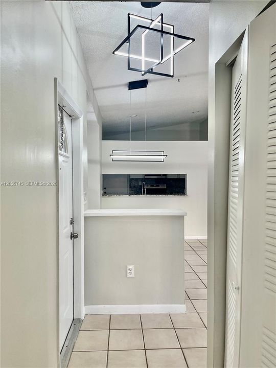 В аренду: $3,700 (3 спален, 2 ванн, 1385 Квадратных фут)