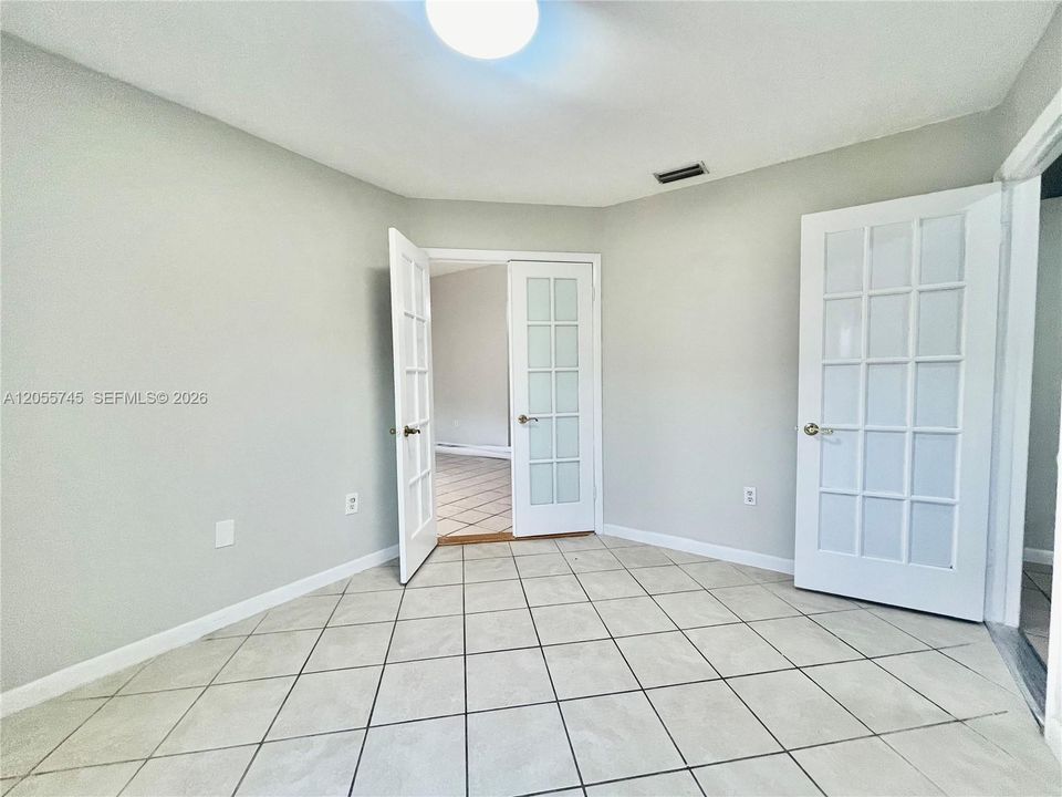 В аренду: $3,700 (3 спален, 2 ванн, 1385 Квадратных фут)