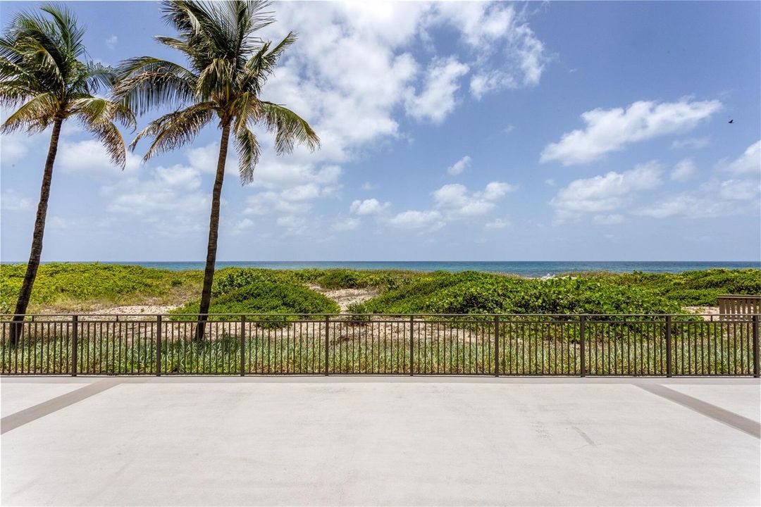 PATIO TO BEACH