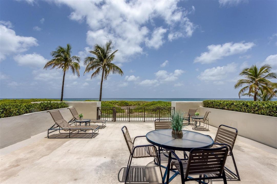 PRIVATE PATIO