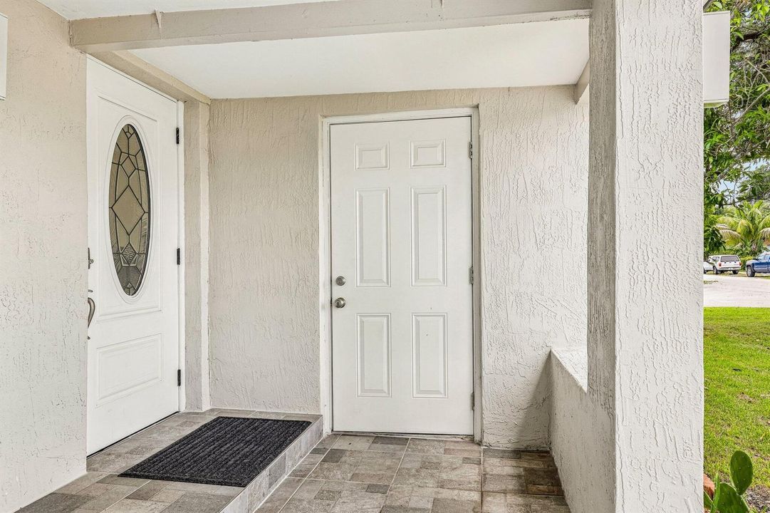8-web-or-mls-N 22nd Ave-S2107-008