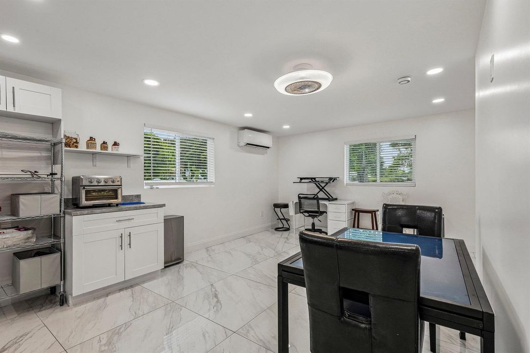 16-web-or-mls-N 22nd Ave-S2107-016