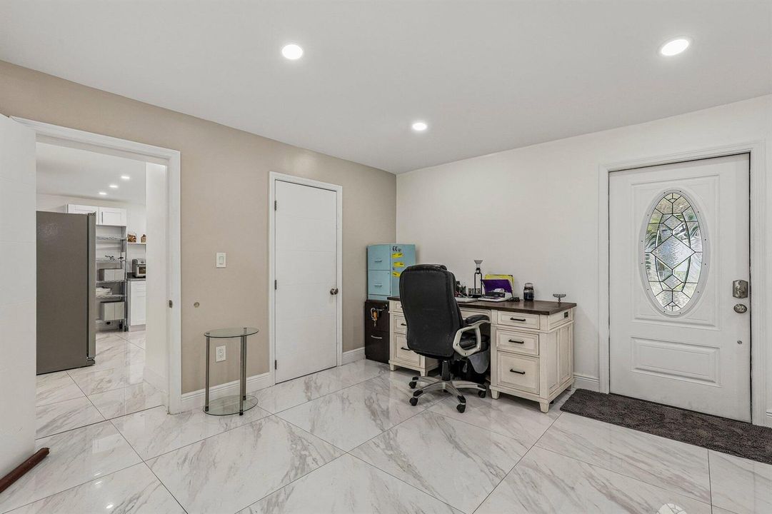 10-web-or-mls-N 22nd Ave-S2107-010