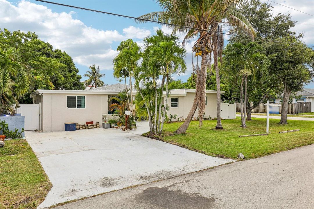 3-web-or-mls-N 22nd Ave-S2107-003