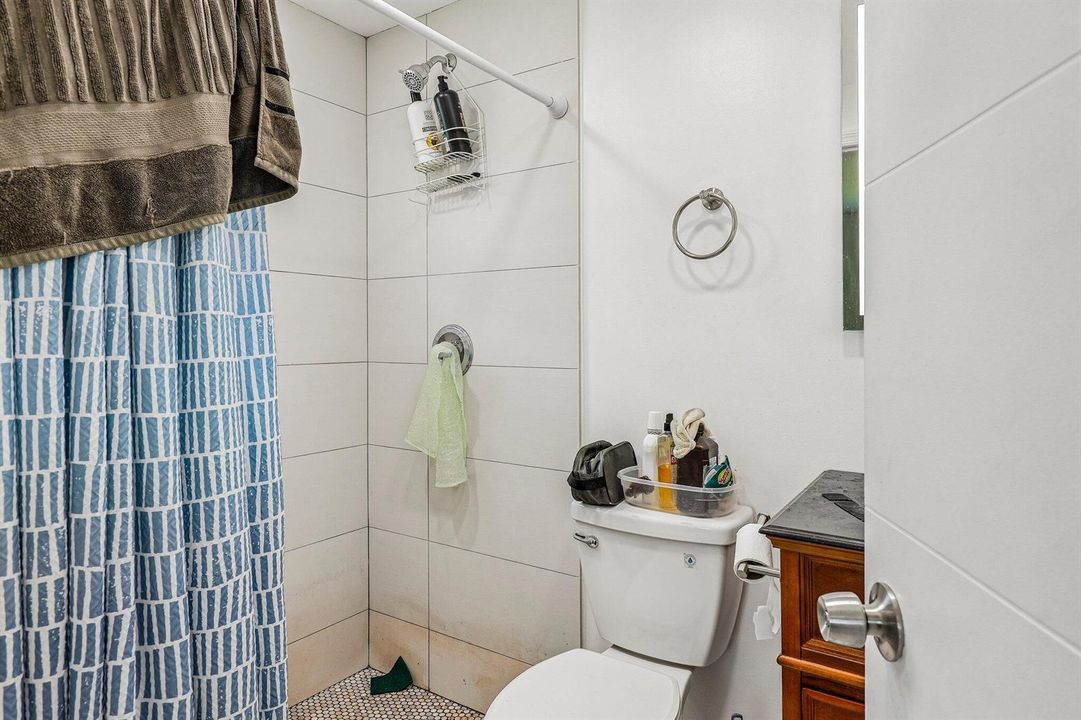 35-web-or-mls-N 22nd Ave-S2107-035