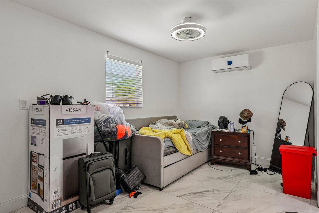 33-web-or-mls-N 22nd Ave-S2107-033