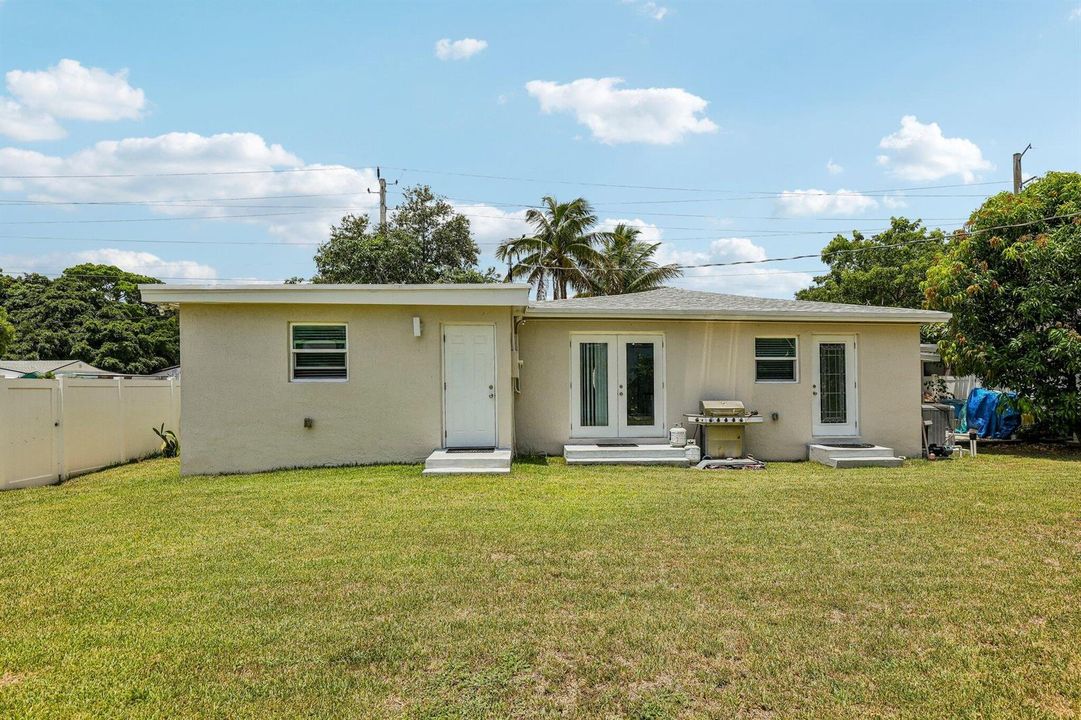 53-web-or-mls-N 22nd Ave-S2107-053