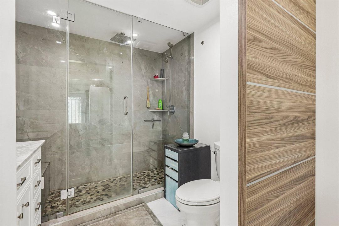 40-web-or-mls-N 22nd Ave-S2107-040