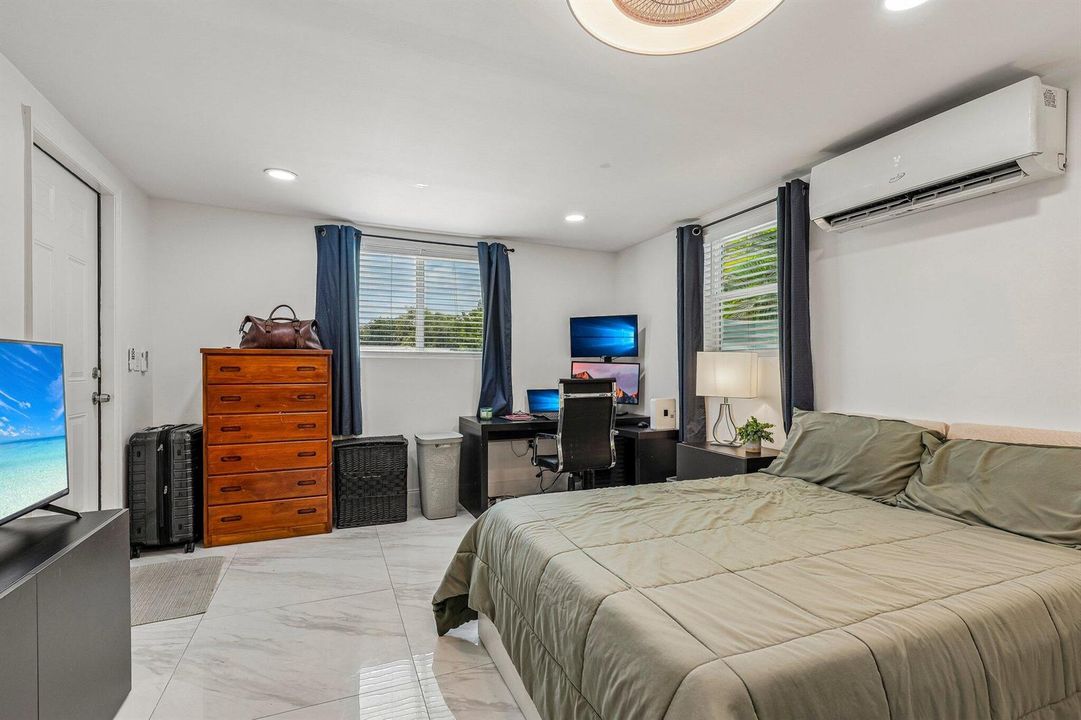 43-web-or-mls-N 22nd Ave-S2107-043