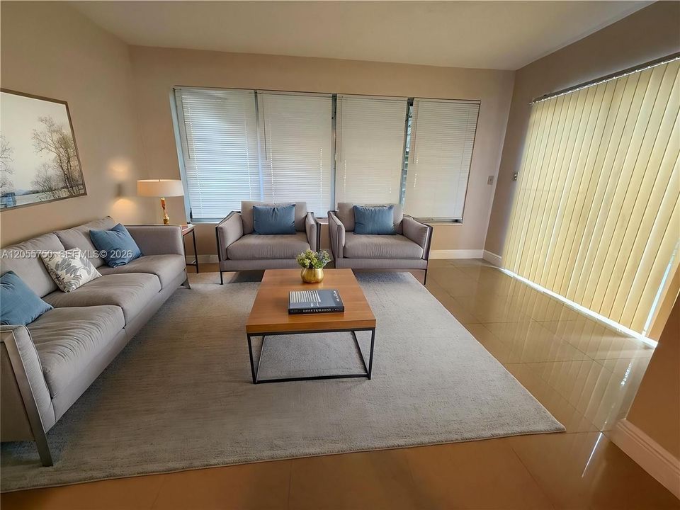 В аренду: $3,400 (3 спален, 2 ванн, 1515 Квадратных фут)