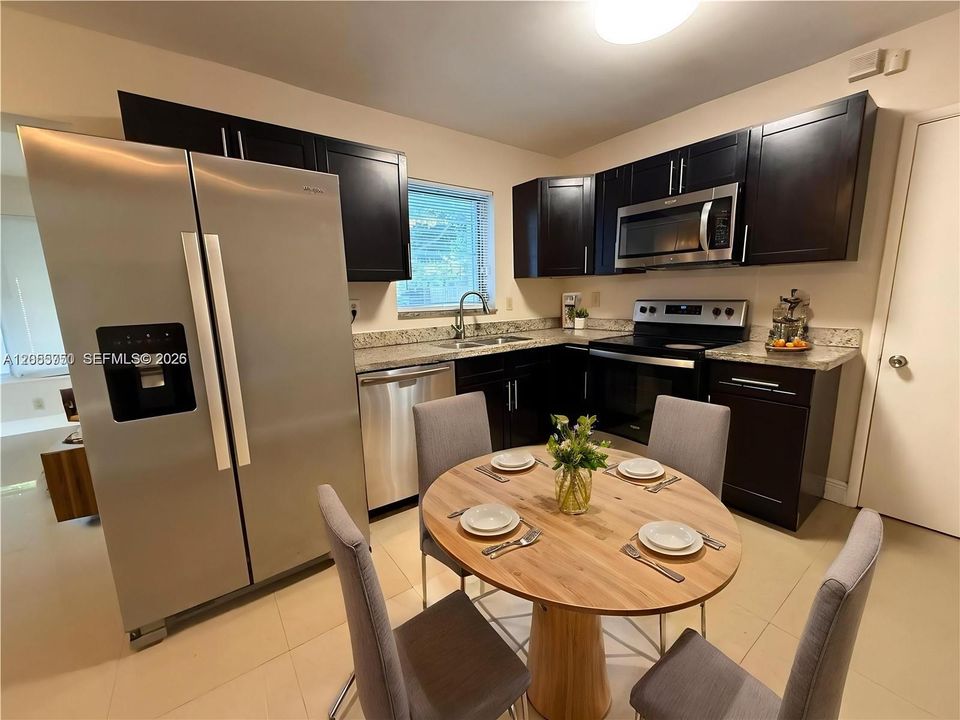 В аренду: $3,400 (3 спален, 2 ванн, 1515 Квадратных фут)