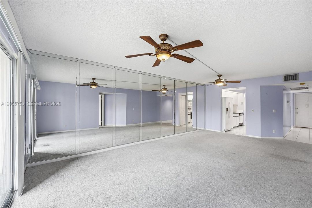 Large Family/ Dining Room