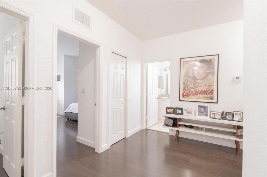 For Sale: $850,000 (5 beds, 4 baths, 2557 Square Feet)