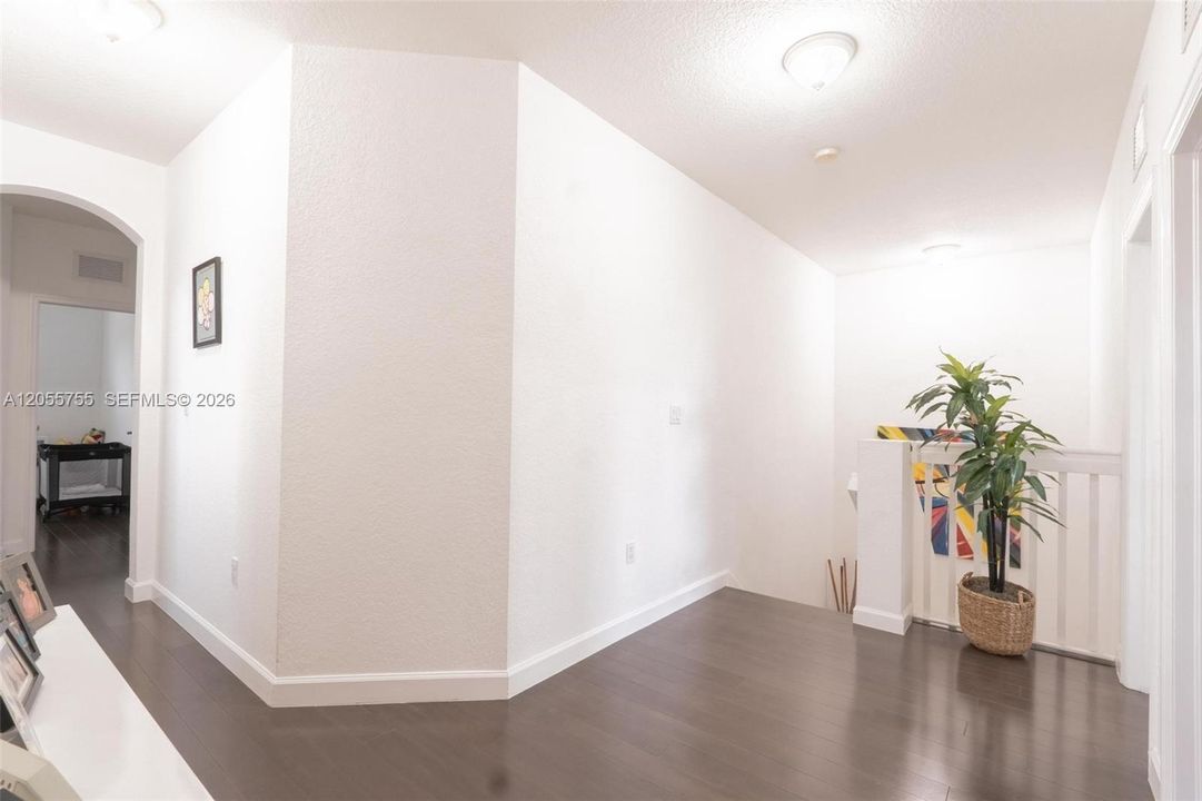 For Sale: $850,000 (5 beds, 4 baths, 2557 Square Feet)