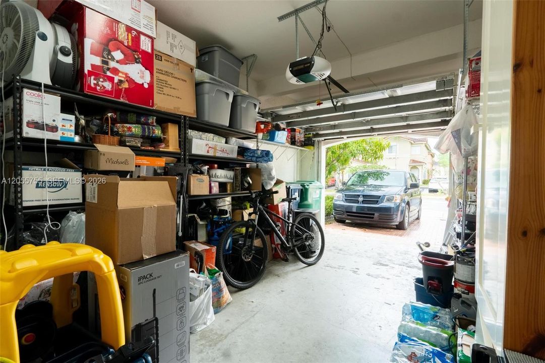 For Sale: $850,000 (5 beds, 4 baths, 2557 Square Feet)