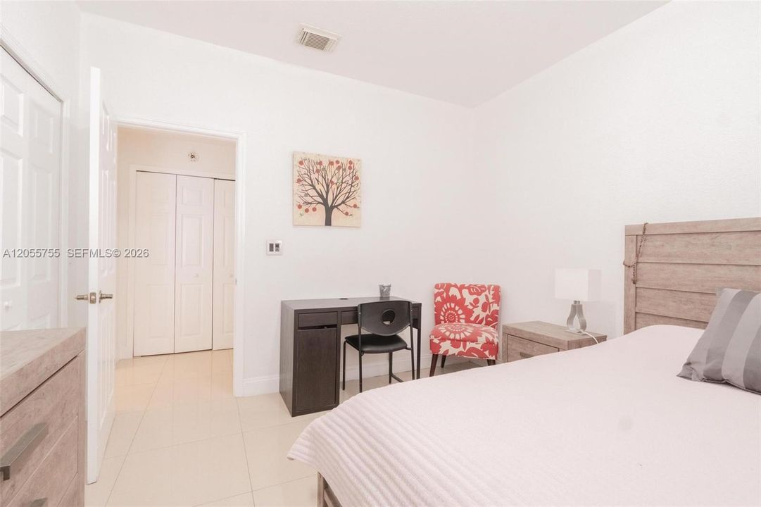 For Sale: $850,000 (5 beds, 4 baths, 2557 Square Feet)