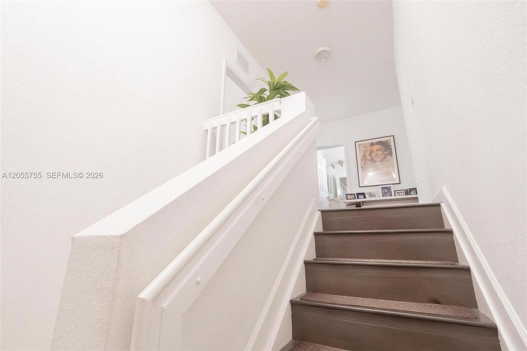 For Sale: $850,000 (5 beds, 4 baths, 2557 Square Feet)