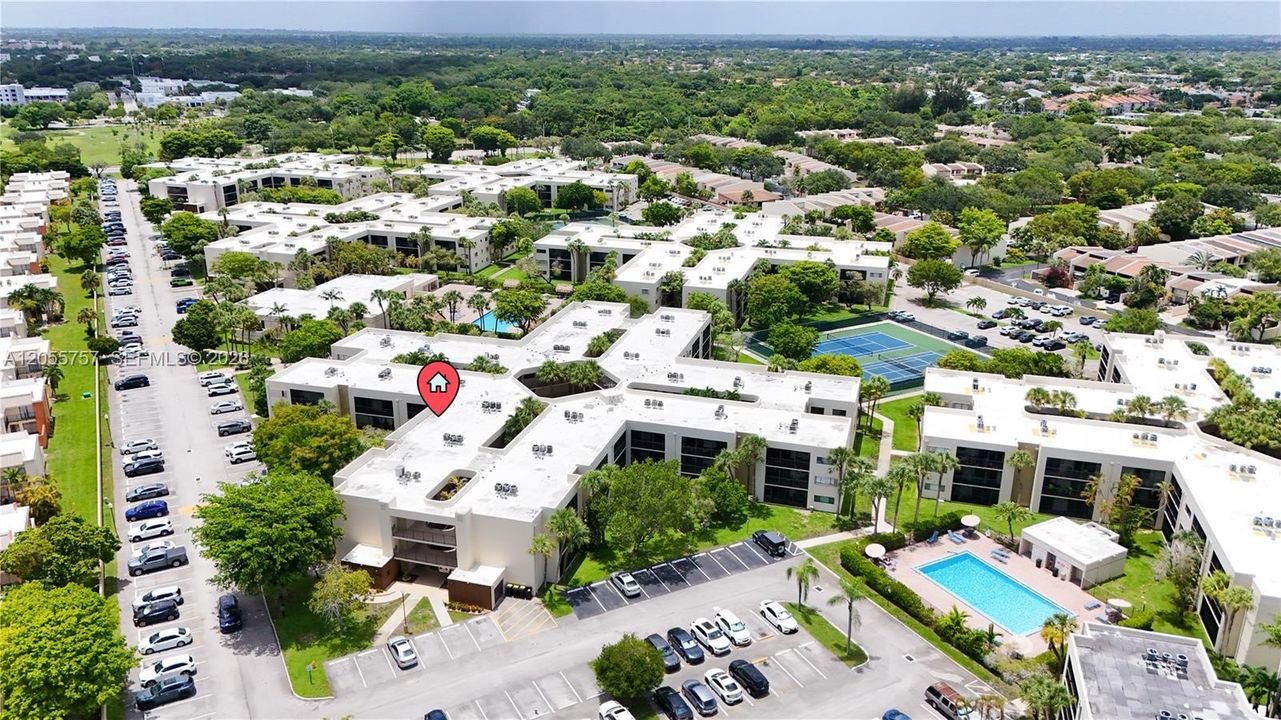 En Venta: $289,000 (2 camas, 2 baños, 965 Pies cuadrados)