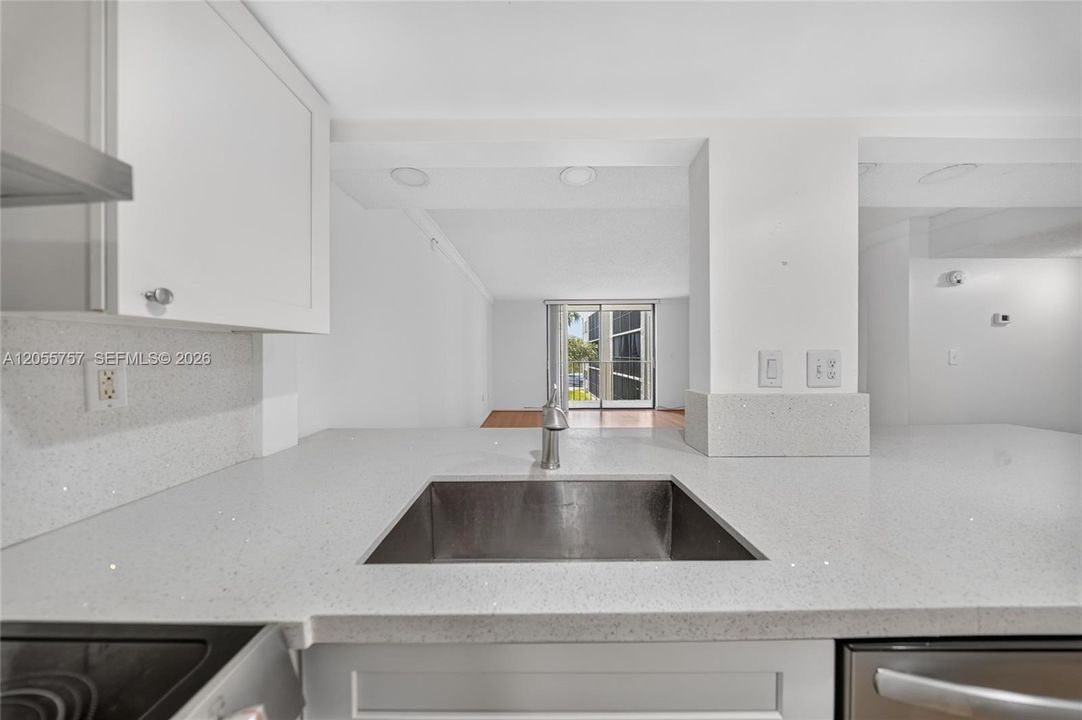 En Venta: $289,000 (2 camas, 2 baños, 965 Pies cuadrados)