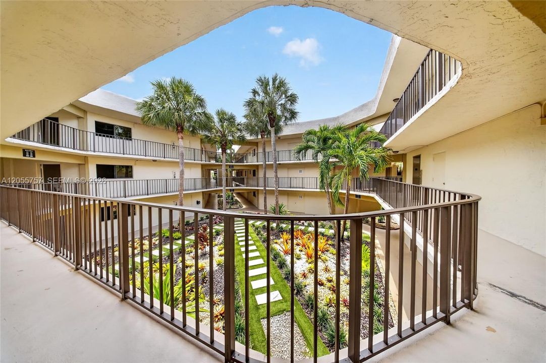 En Venta: $289,000 (2 camas, 2 baños, 965 Pies cuadrados)