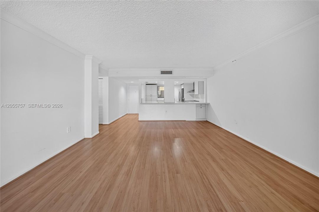 En Venta: $289,000 (2 camas, 2 baños, 965 Pies cuadrados)