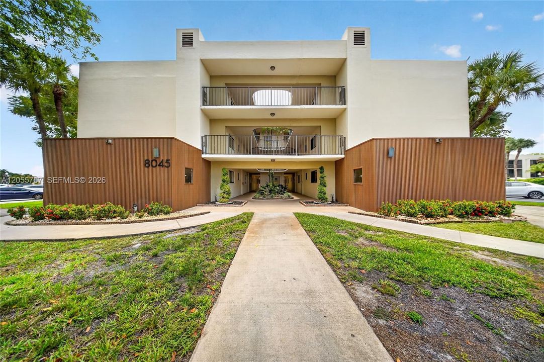 En Venta: $289,000 (2 camas, 2 baños, 965 Pies cuadrados)