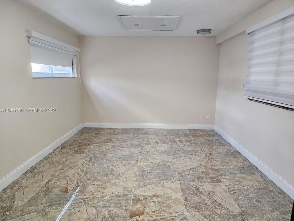 For Rent: $3,300 (3 beds, 3 baths, 1686 Square Feet)