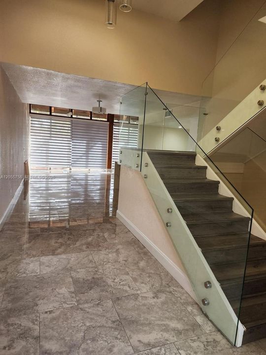 For Rent: $3,300 (3 beds, 3 baths, 1686 Square Feet)