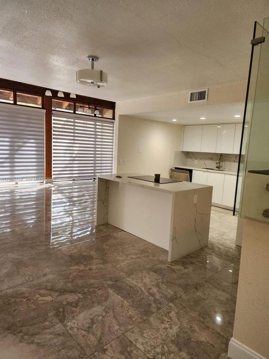 For Rent: $3,300 (3 beds, 3 baths, 1686 Square Feet)