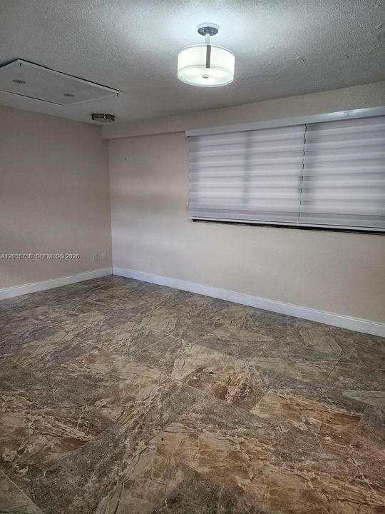 For Rent: $3,300 (3 beds, 3 baths, 1686 Square Feet)
