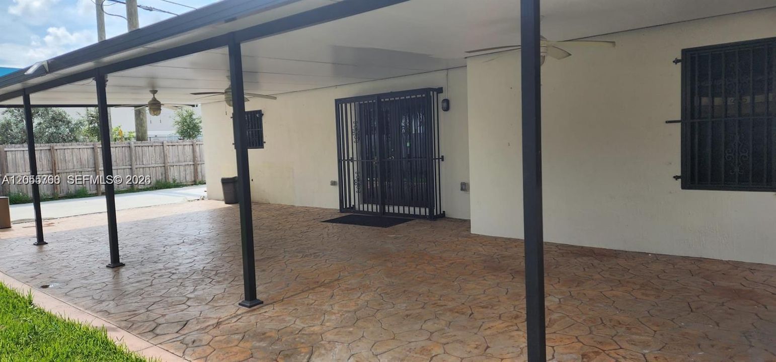 В аренду: $2,500 (2 спален, 2 ванн, 1632 Квадратных фут)