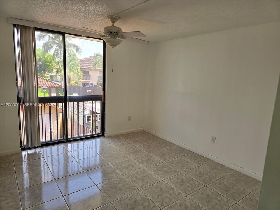 В аренду: $2,500 (2 спален, 2 ванн, 1032 Квадратных фут)