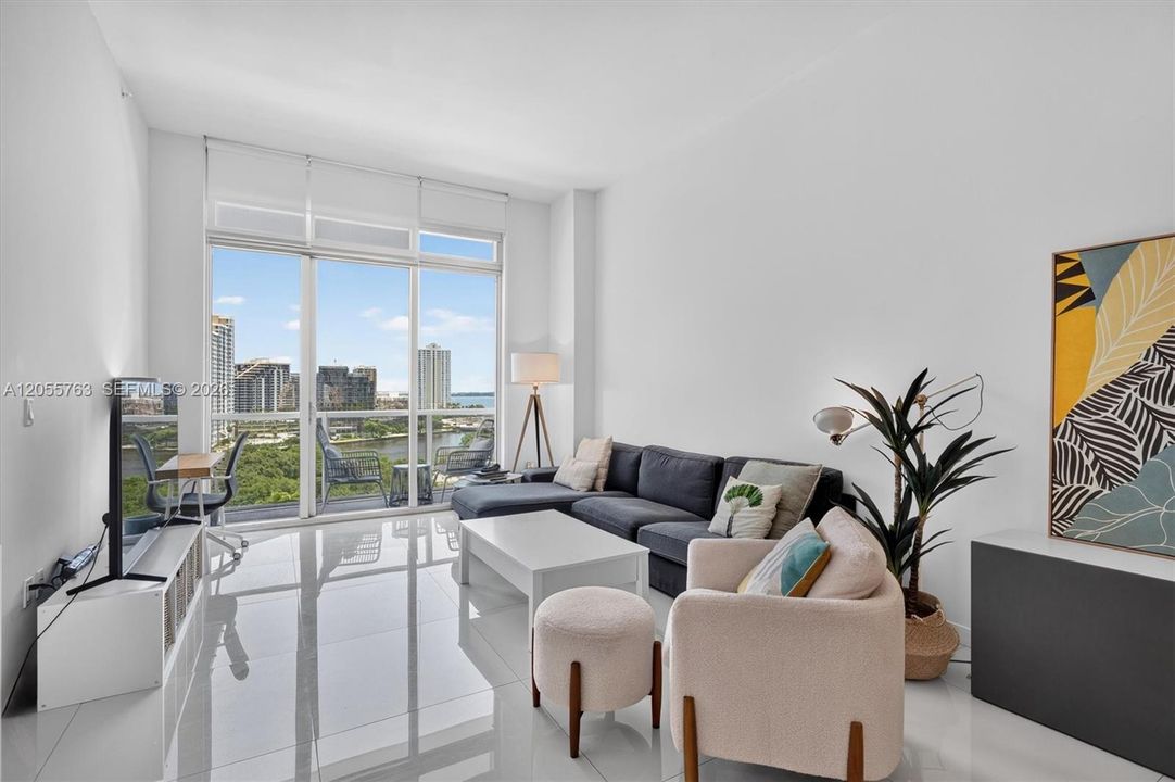 For Rent: $3,650 (1 beds, 1 baths, 806 Square Feet)