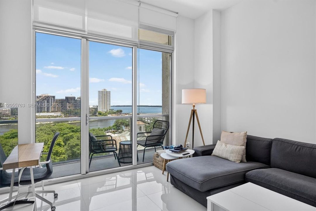 For Rent: $3,650 (1 beds, 1 baths, 806 Square Feet)