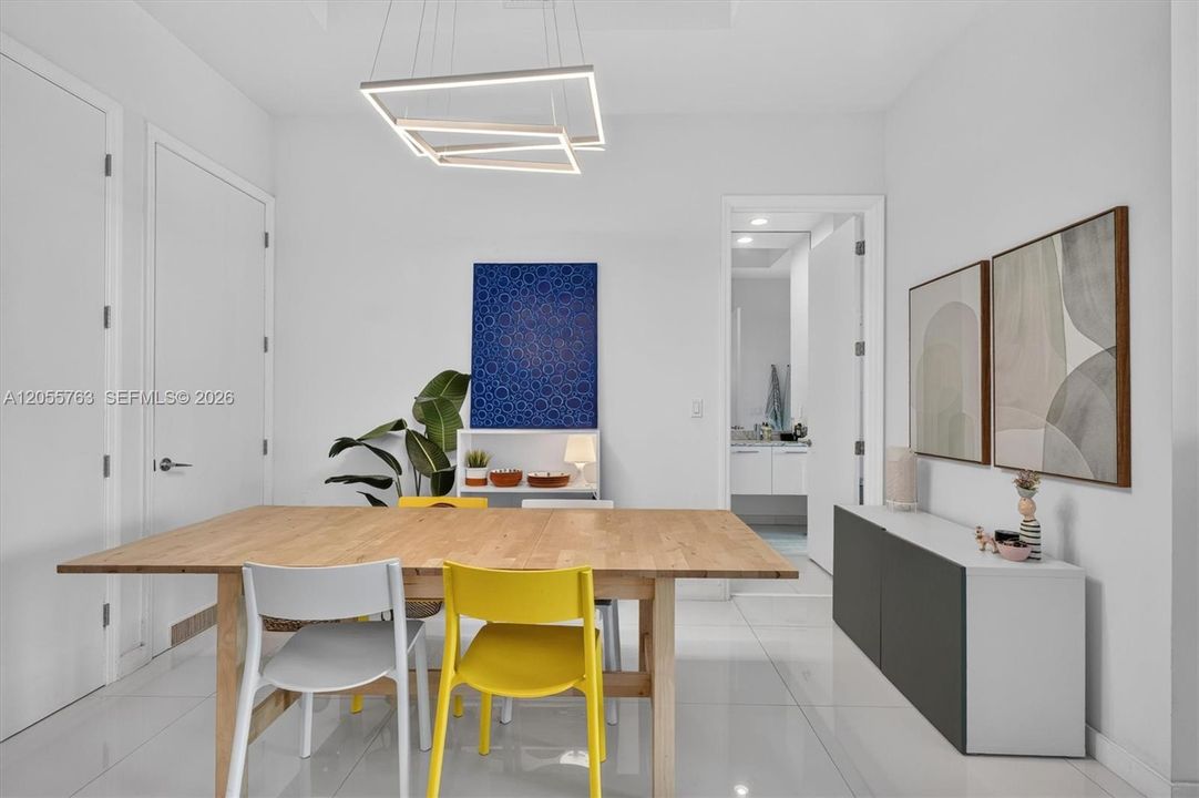 For Rent: $3,650 (1 beds, 1 baths, 806 Square Feet)
