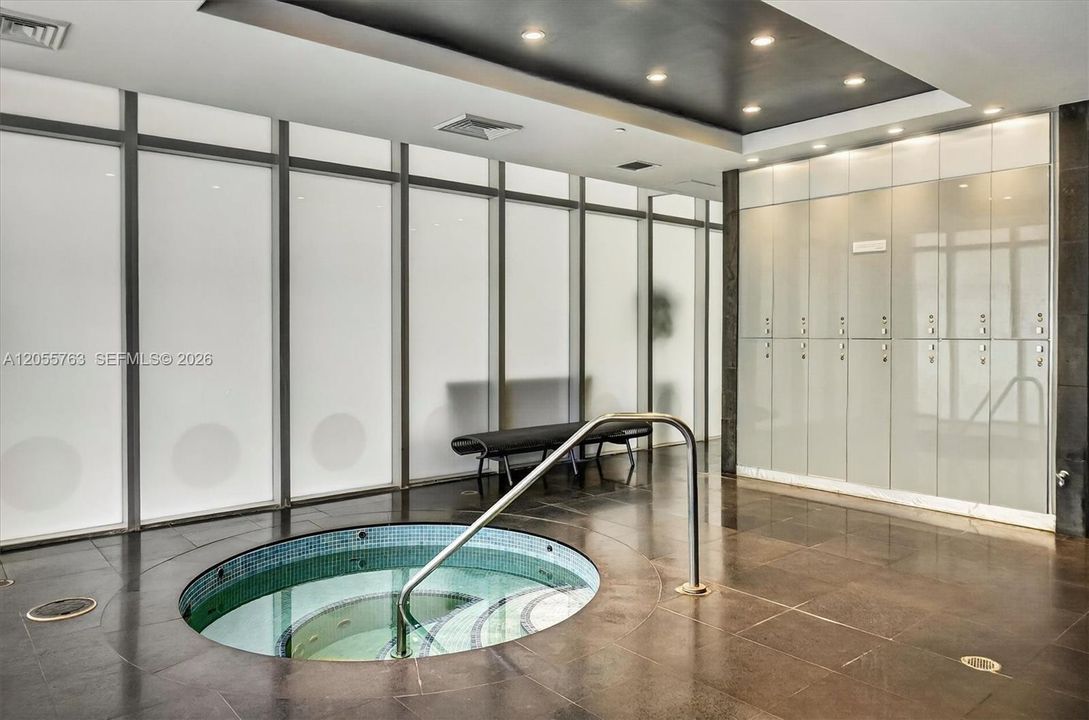 For Rent: $3,650 (1 beds, 1 baths, 806 Square Feet)