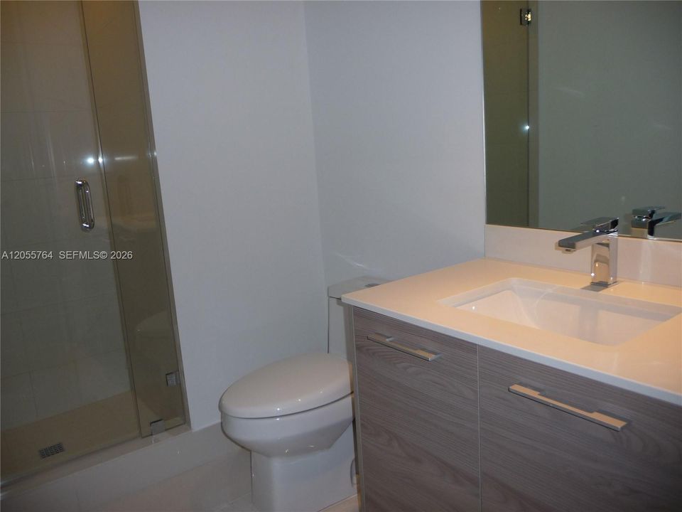 For Rent: $4,900 (1 beds, 2 baths, 880 Square Feet)