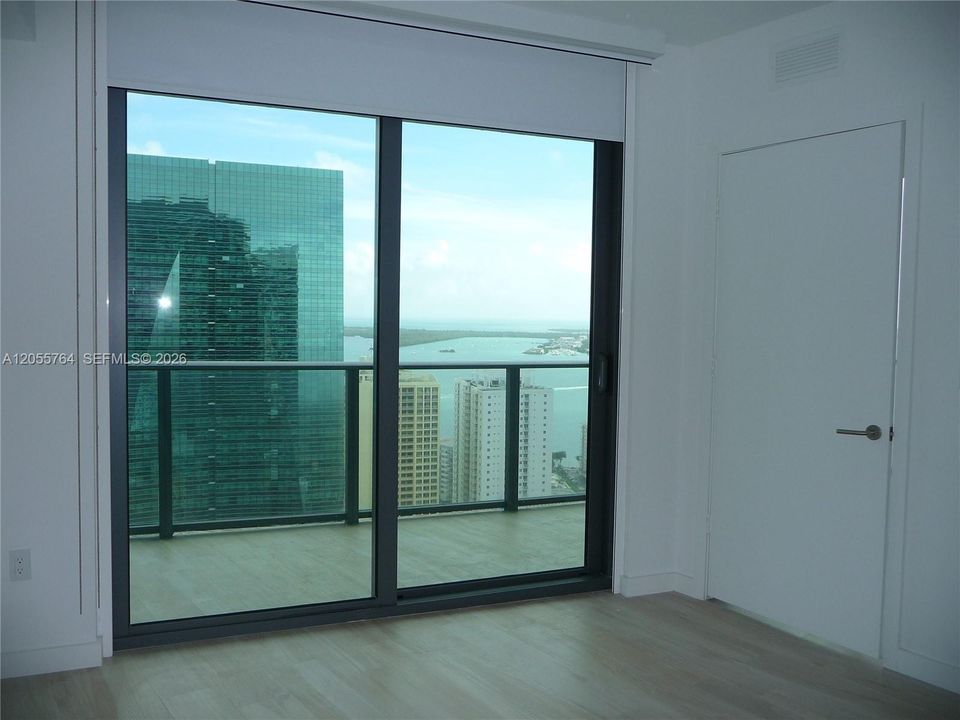 For Rent: $4,900 (1 beds, 2 baths, 880 Square Feet)