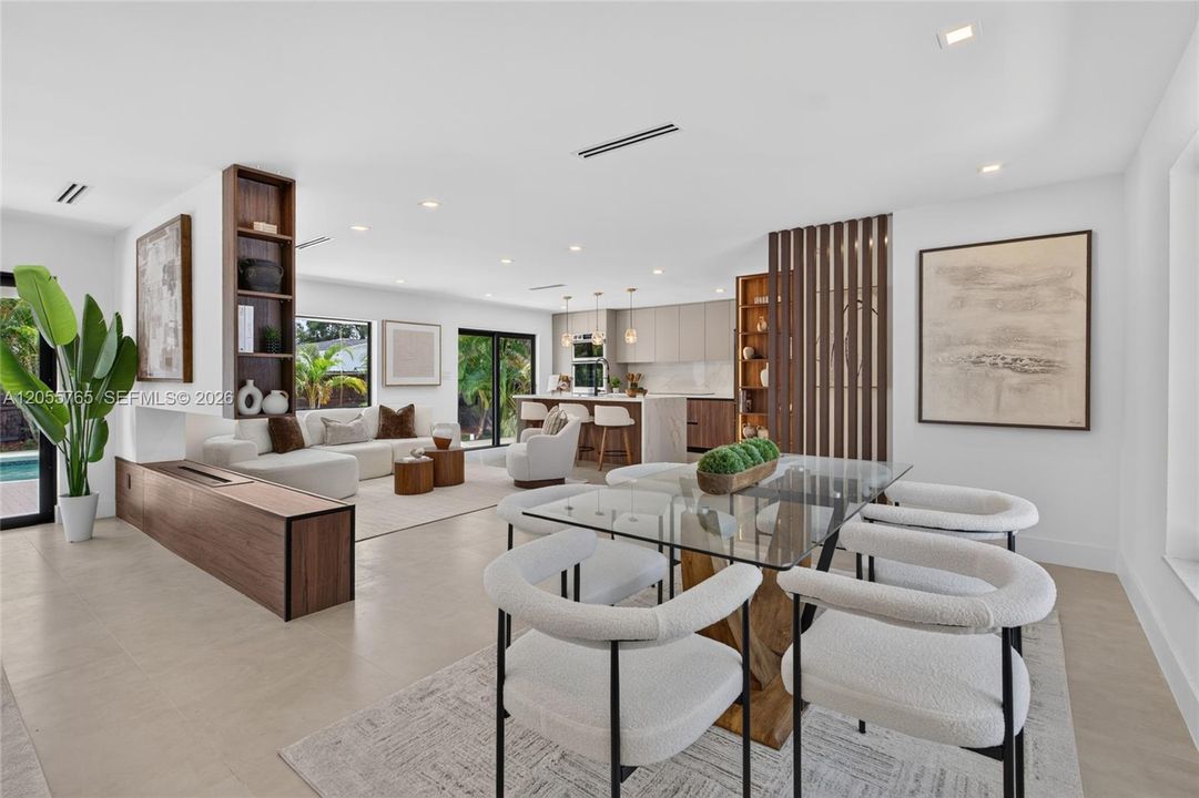 Activo con contrato: $1,389,900 (4 camas, 3 baños, 2148 Pies cuadrados)